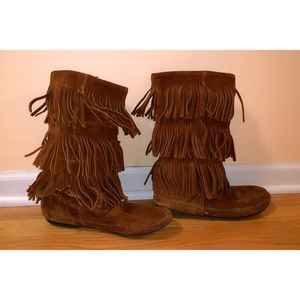 Minnetonka 3-Layer Fringe Boot